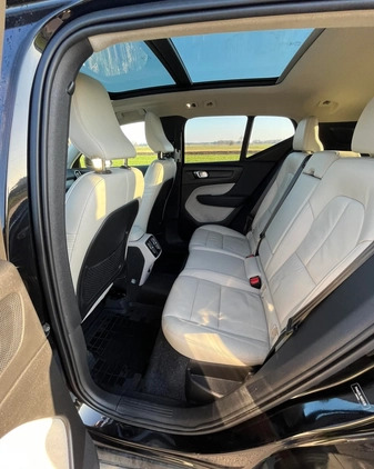Volvo XC 40 cena 129999 przebieg: 60000, rok produkcji 2022 z Drobin małe 232